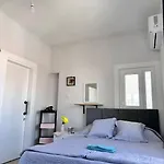 New Renovated 1 Bedroom Flat North 5a Апартаменты *