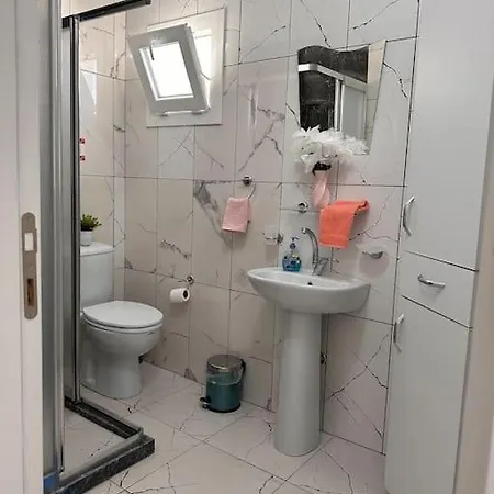 New Renovated 1 Bedroom Flat North 5a 公寓 尼科西亚