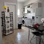 New Renovated 1 Bedroom Flat North 5a * Nicosie